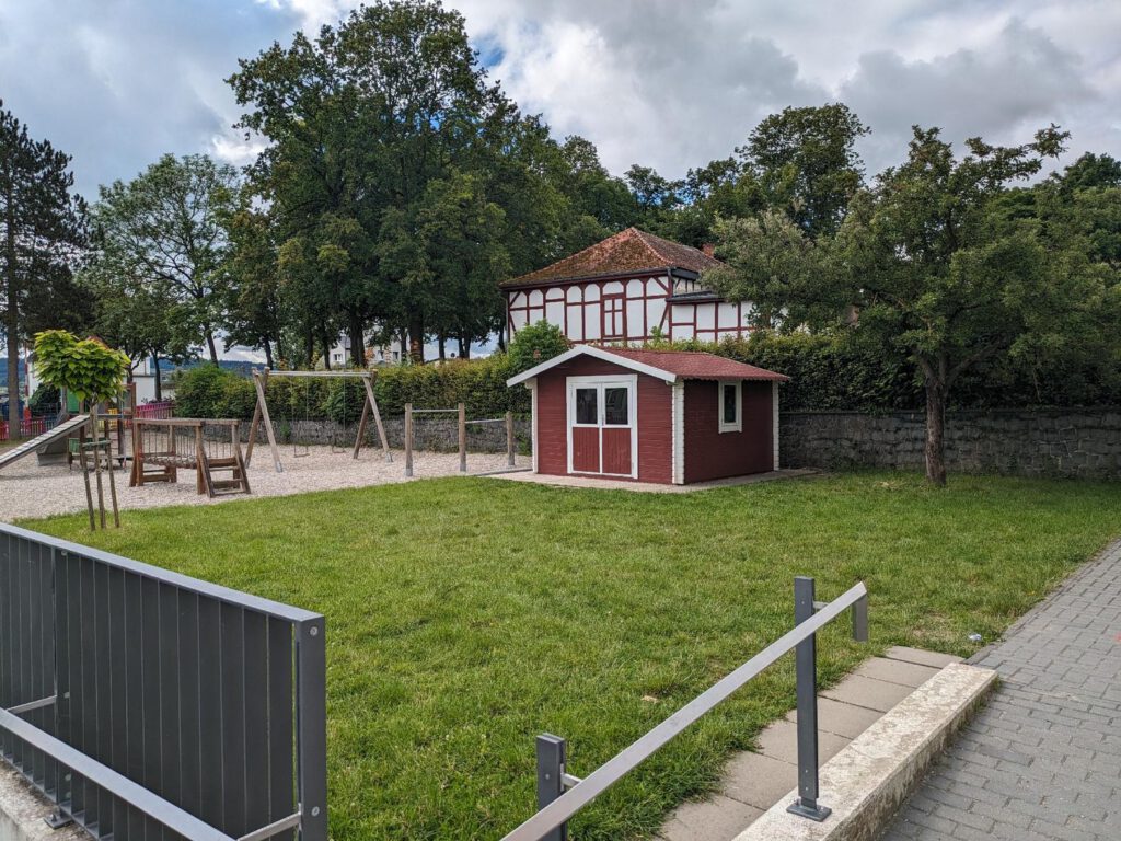Stellbergschule - Gartenhaus - vorher